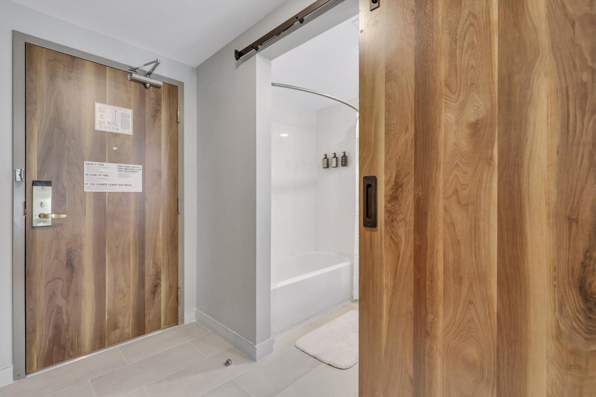 Hotel The Kingston Garden City Esterno foto