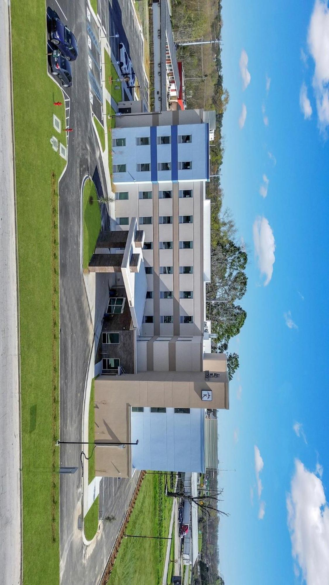 Hotel The Kingston Garden City Esterno foto